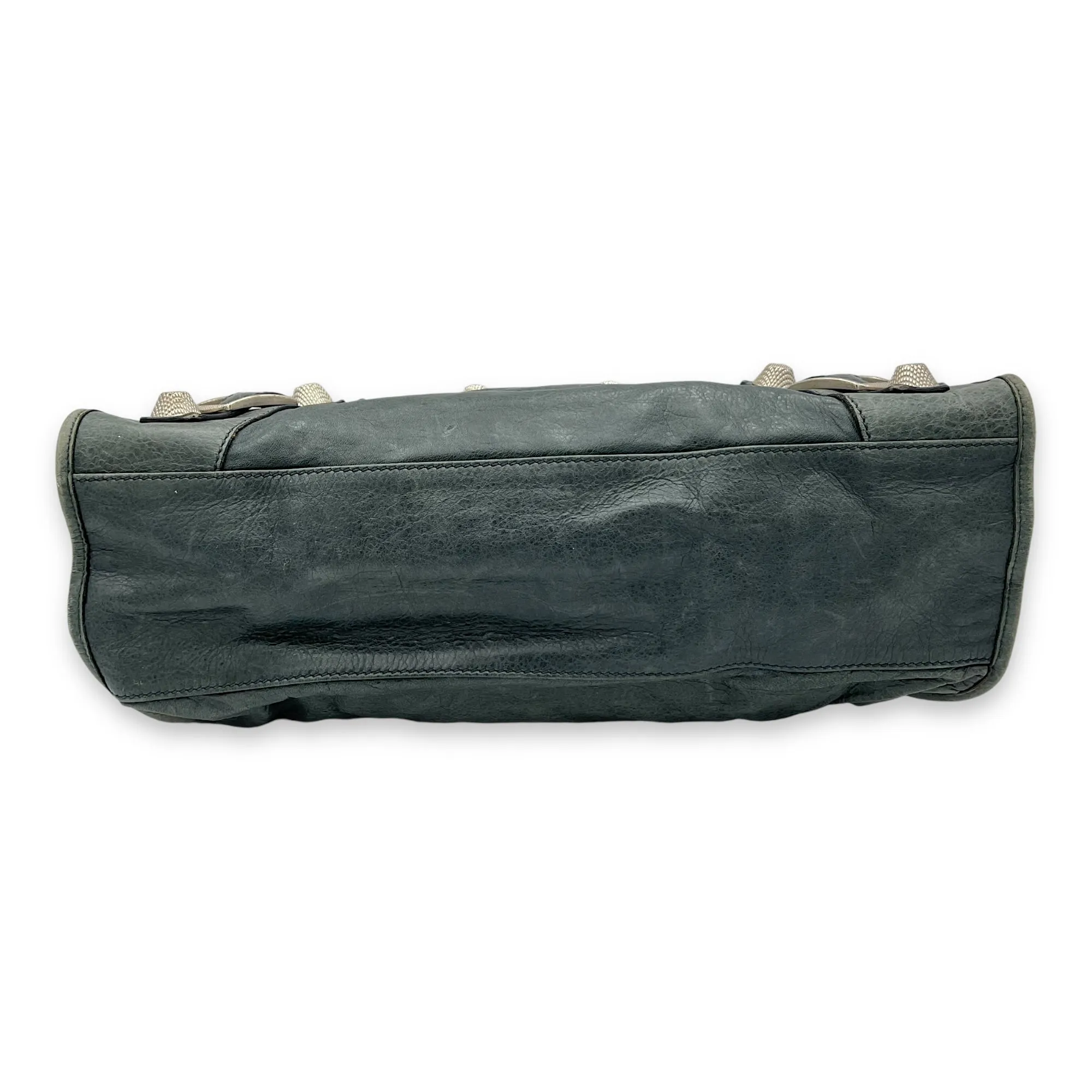 Giant City Medium Green Top Handle Bag in Distressed Leather, Silver hardware